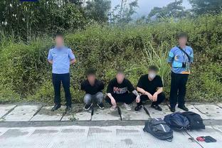 利物浦半场15次射门，与近8个赛季对阵曼联最高持平纪录